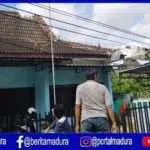 Tower Milik Pemkab Roboh Menimpa Balai PWI Sumenep