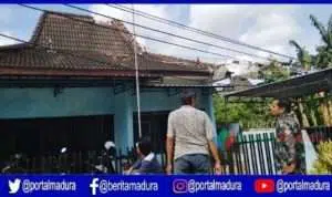 Tower Milik Pemkab Roboh Menimpa Balai PWI Sumenep