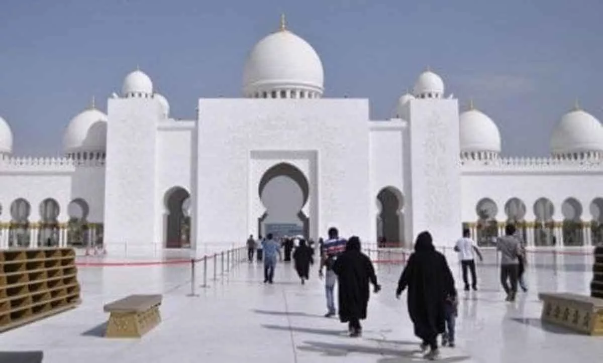 Umat Islam, Ini 8 Adab Menuju Masjid yang Harus Anda Ketahui