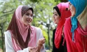 Wahai Para Wanita, Ini Manfaat Menjaga Lisan Anda