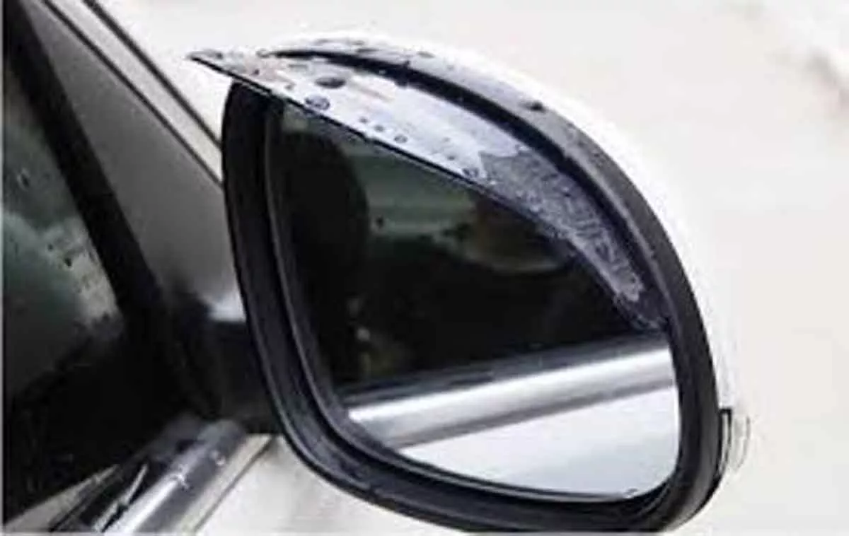 Ingin Kaca Spion Mobil Anda Tetap Kinclong? Rawat dengan 5 Cara Ini