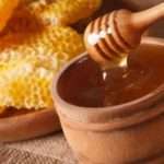 8 Khasiat Minum Madu Sebelum Tidur