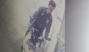 Pura-pura Pinjam, Pemuda Berjaket Bawa Kabur Motor Mahasiswa di Dalam Kampus