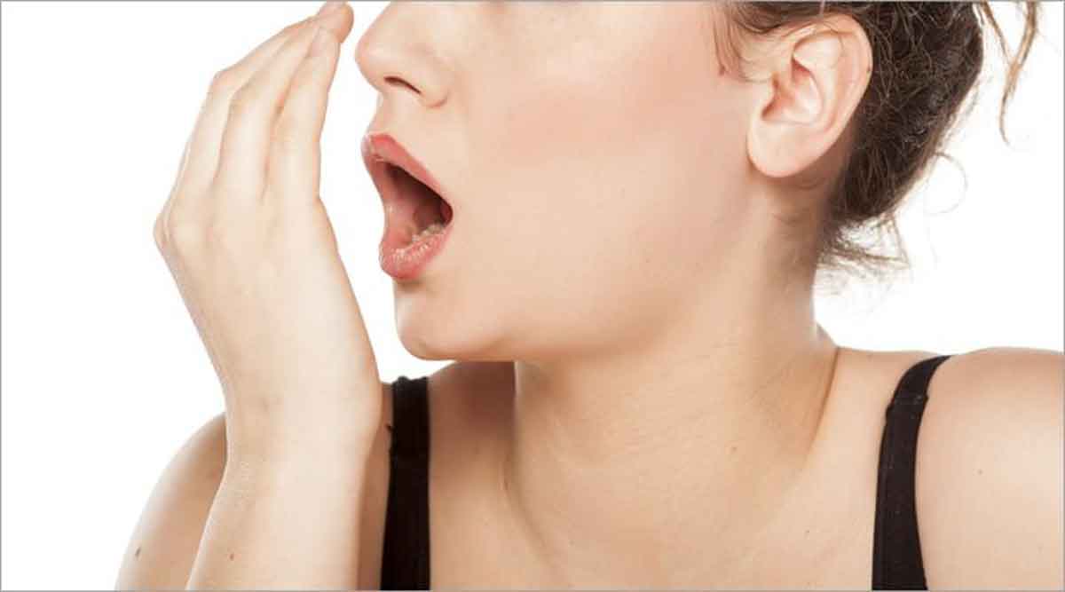 8 Tips Alami Ini Bisa Hilangkan Masalah Bau Mulut Anda ...