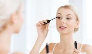 4 Cara Persingkat Waktu Dandan Menurut Makeup Artist