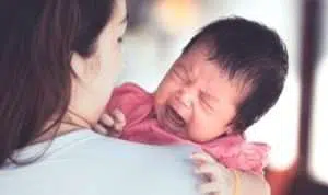 6 Langkah Jitu Atasi Balita Tersedak, Tak Perlu Panik Moms
