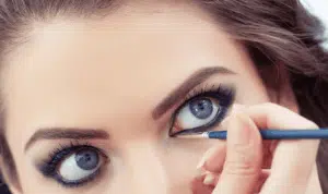 8 Cara Berdandan Bagi Pemilik Mata Sensitif