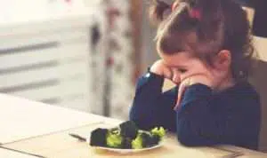 Jangan Paksa, Ini 3 Cara Bujuk Anak Agar Tak Malas Sarapan Pagi