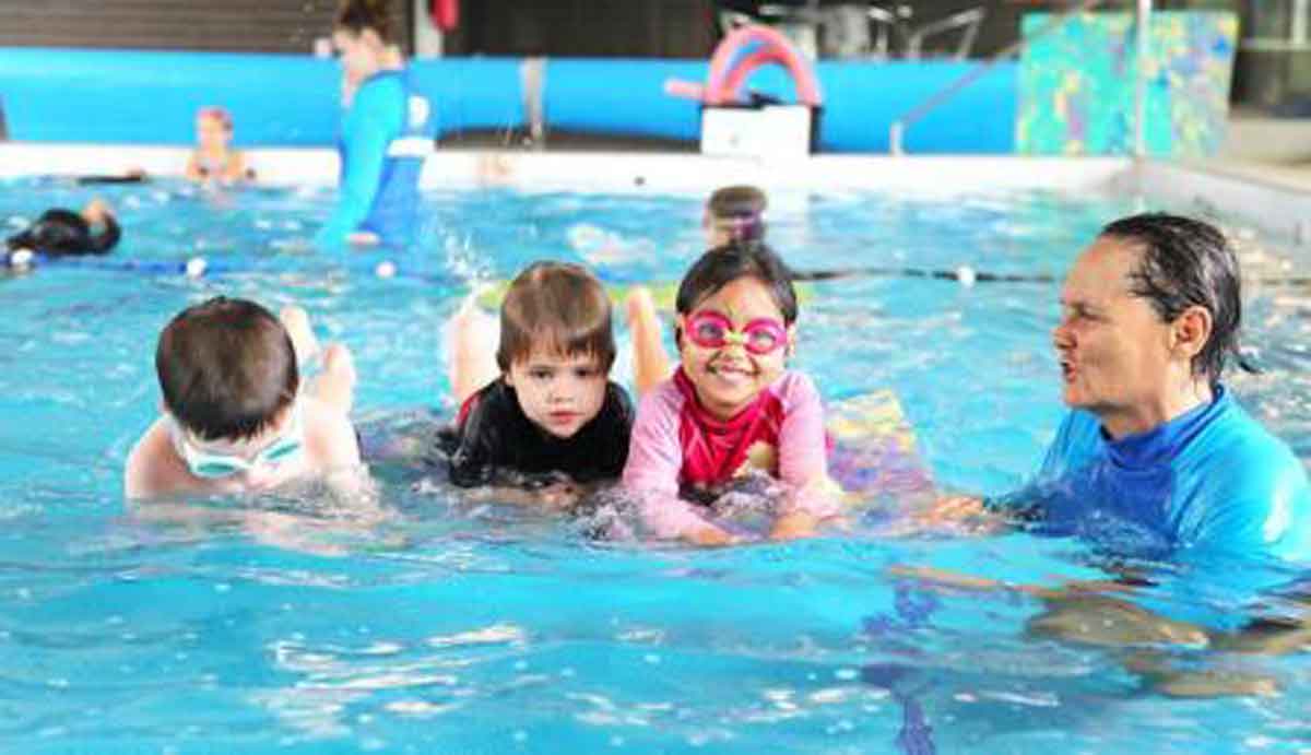Anda Sering Kencing di Kolam Renang