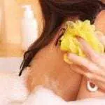 Benarkah Mandi Pakai Shower Puff Bisa Bersihkan Kulit? Ini Faktanya