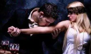Mau Bercinta dengan Penutup Mata Tambah Bergairah? Coba Lakukan 4 Hal Ini