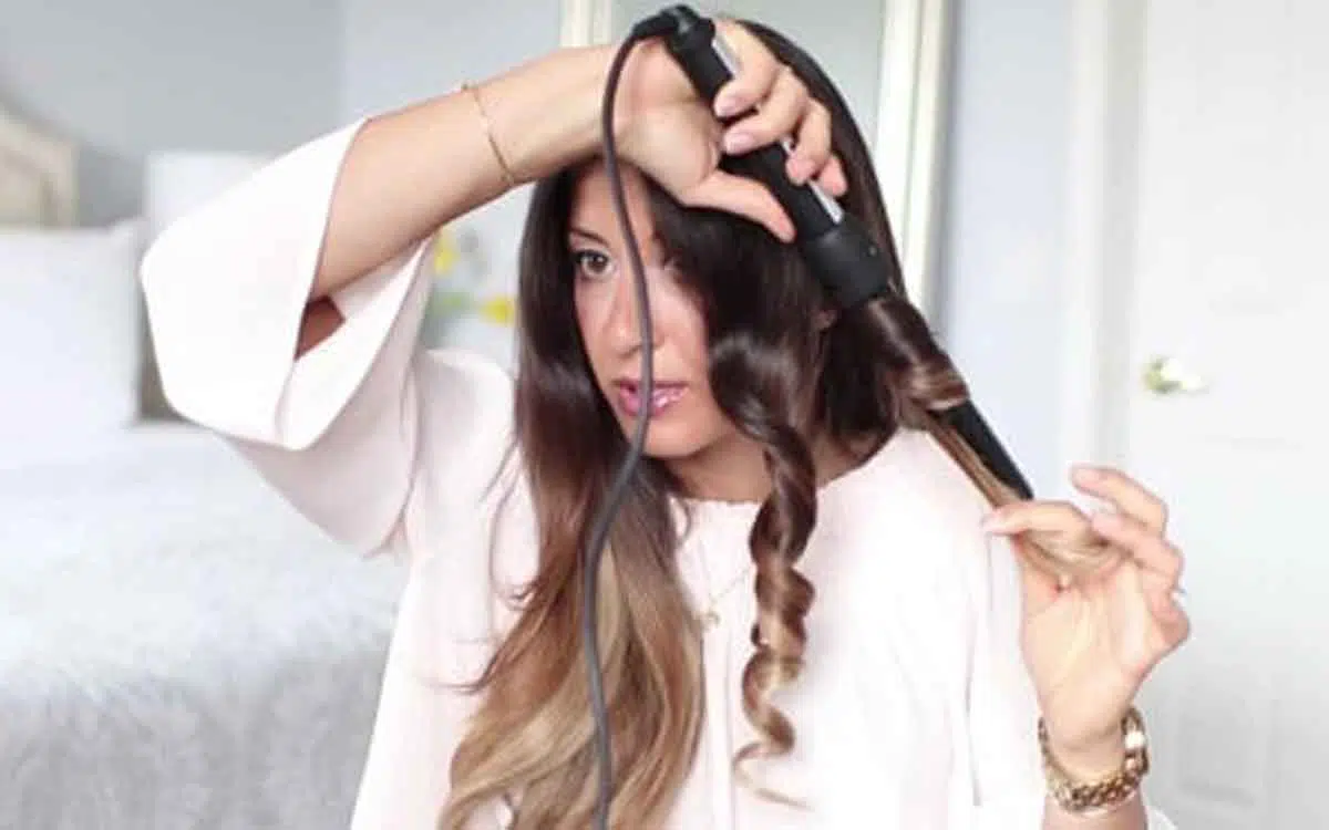 Ladies, Lakukan 3 Cara Ini Agar Catok Keriting Rambut Anda Tahan Lama