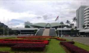 DPR sahkan tiga UU pada penutupan masa sidang ketiga
