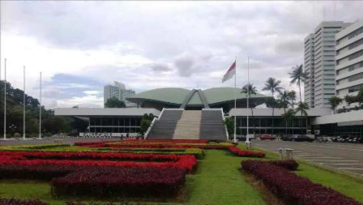 DPR sahkan tiga UU pada penutupan masa sidang ketiga