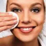Guys, Ini 4 Alasan Mengapa Harus Membersihkan Make Up Sebelum Tidur