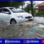 Hujan Deras, Sejumlah Ruas Jalan Pamekasan Tergenang Air