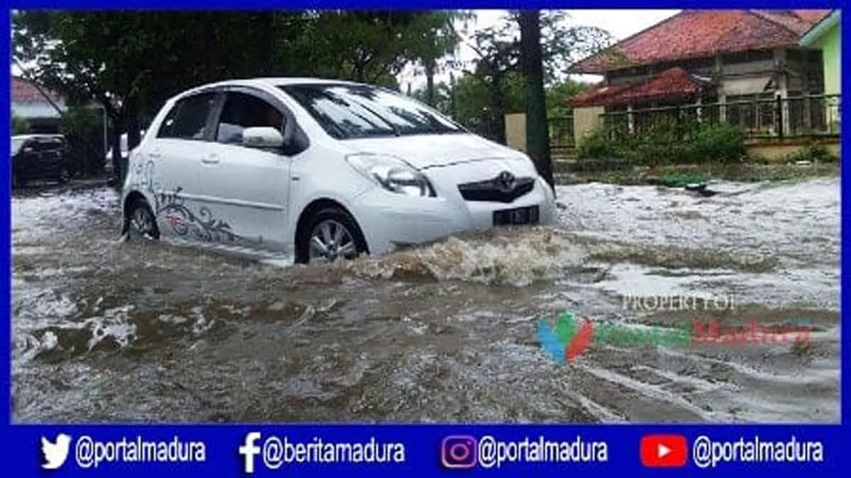 Hujan Deras, Sejumlah Ruas Jalan Pamekasan Tergenang Air