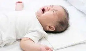 Ingat! Jangan Lakukan 3 Hal Ini Ketika Bayi Terjatuh