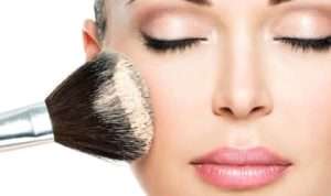Agar Tak Terlihat Menor, Hindari 3 Kesalahan Makeup Ini