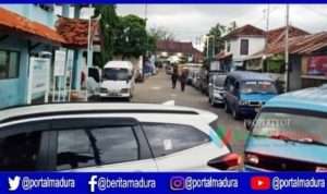 Antrian Panjang Landa Penyeberangan Kalianget-Talango, Warga Sumenep Minta Pemerintah Tak Tutup Mata