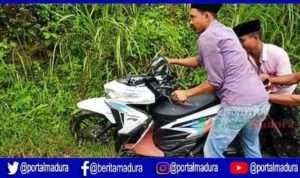 Brakk! Pemotor Tabrak Mobil Owner Wisata Kapal Jodoh Sampang