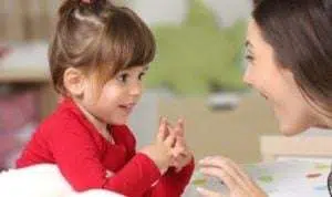 Moms, Begini 6 Cara Hadapi Si Kecil yang Mulai Berpikir Kritis