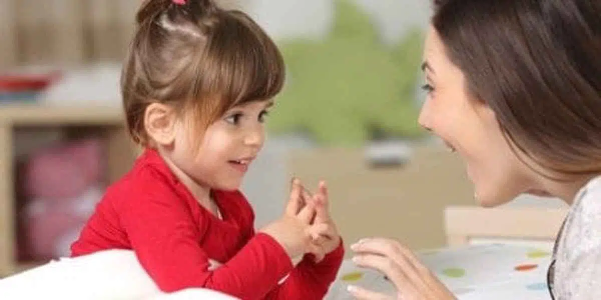 Moms, Begini 6 Cara Hadapi Si Kecil yang Mulai Berpikir Kritis