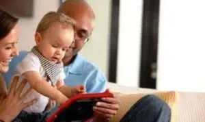 Moms Ini 3 Kebaikan Anak Bermain Gadget