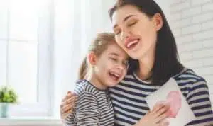 Moms, Lakukan 5 Kebiasaan Sederhana Ini untuk Bangun Kedekatan Anda dan Si Kecil