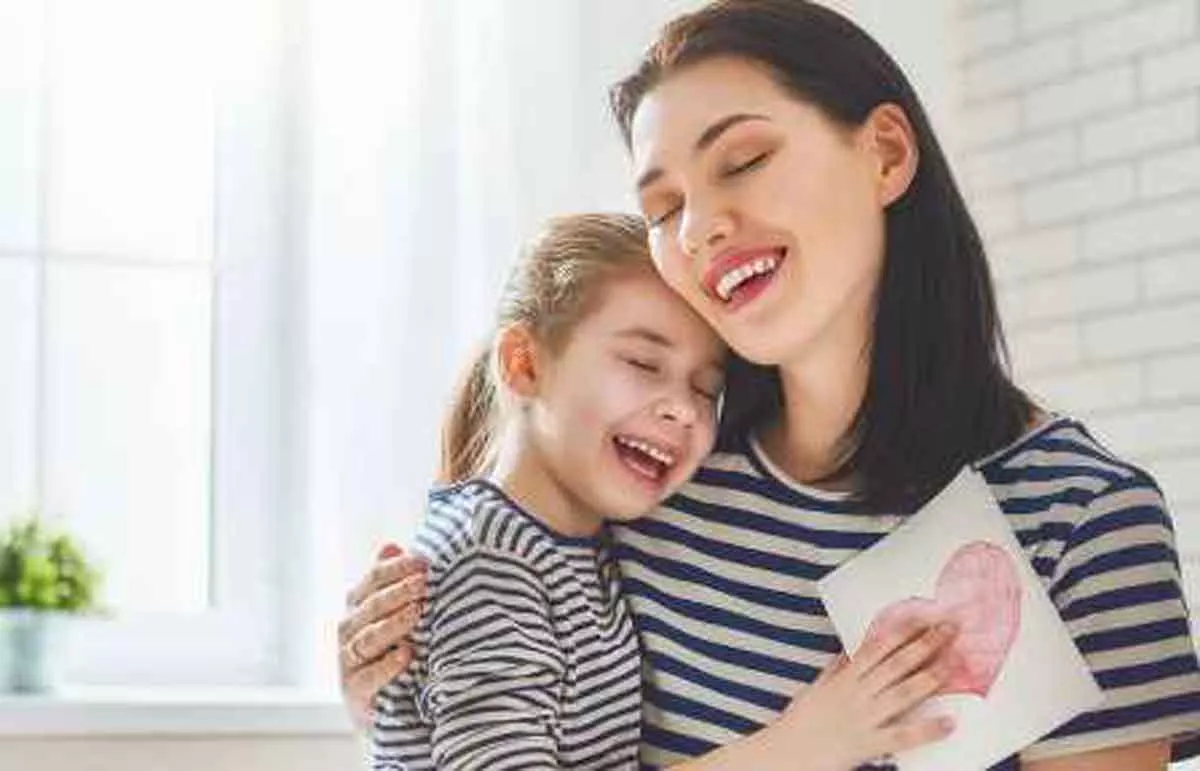 Moms, Lakukan 5 Kebiasaan Sederhana Ini untuk Bangun Kedekatan Anda dan Si Kecil