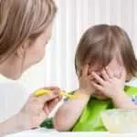 Orang Tua, Hindari 4 Kesalahan Ini Saat Menanamkan Kebiasaan Makan Anak