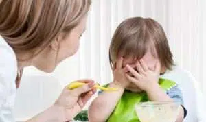 Orang Tua, Hindari 4 Kesalahan Ini Saat Menanamkan Kebiasaan Makan Anak