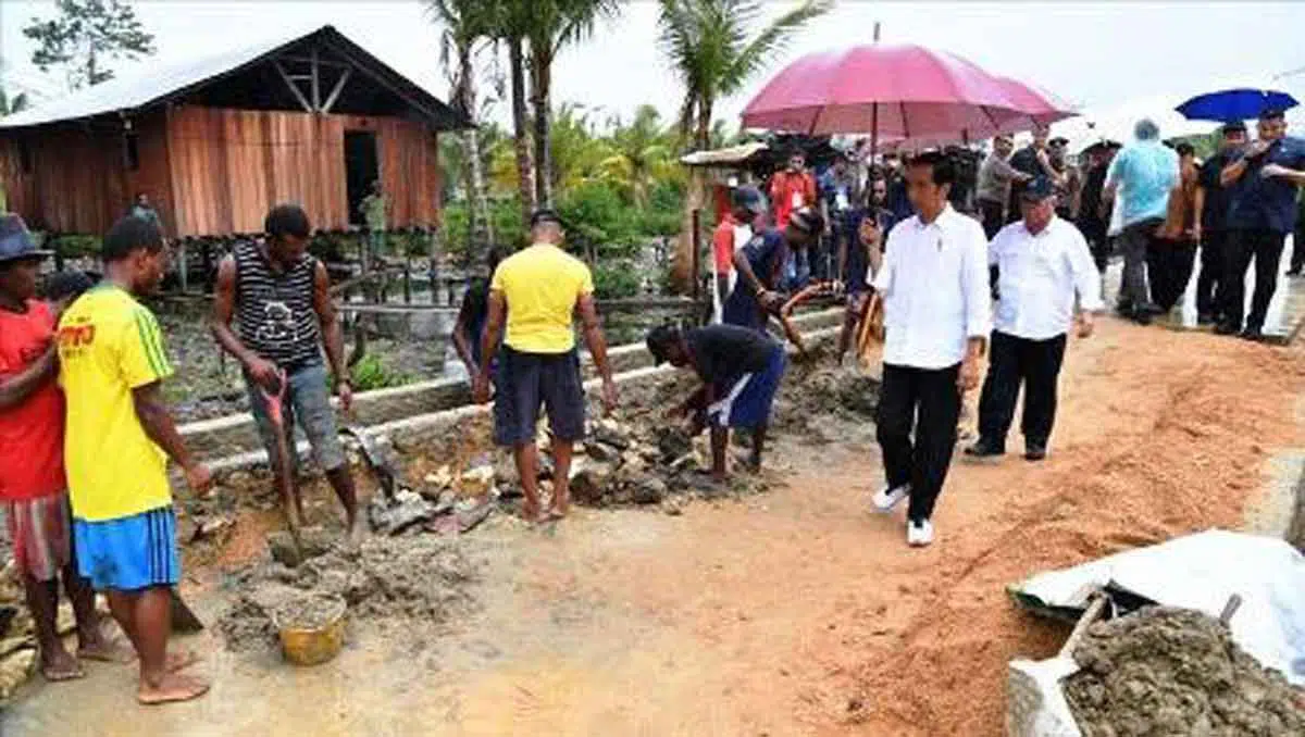 Pemerintah tunda kenaikan gaji perangkat desa sampai tahun depan