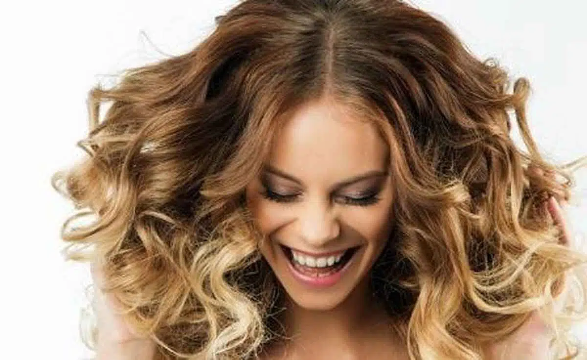 3 Cara Dapatkan Rambut Sehat Meski Gunakan Hair Styling Tools