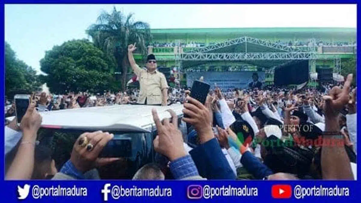 Prabowo Subianto disambut ribuan santri dan masyarakat-min
