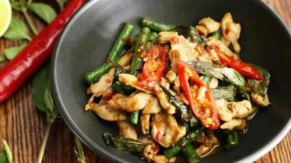 Resep Mudah Tumis Ayam Kemangi Kacang Panjang yang Lezat