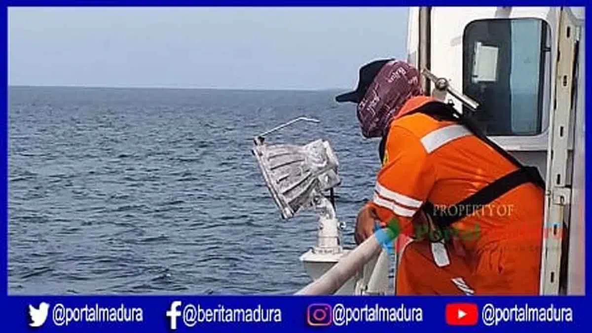 Seharian Basarnas Sisir Perairan Sumenep, Lima Nelayan Hilang Belum Ditemukan