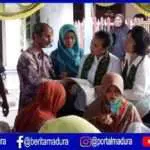 Latihan Batik Tulis, Warga Desa Podhek Pamekasan Senang Disambangi Istri Menteri