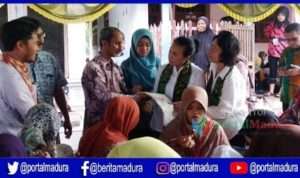 Latihan Batik Tulis, Warga Desa Podhek Pamekasan Senang Disambangi Istri Menteri