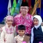 Duet Bersama Sang Anak, Doktor Penciptaan Seni Teater Terbitkan Buku Puisi ‘Rembulan dan Matahari’