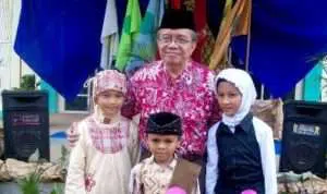 Duet Bersama Sang Anak, Doktor Penciptaan Seni Teater Terbitkan Buku Puisi ‘Rembulan dan Matahari’