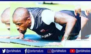 Greg Nwokolo Penasaran Kekuatan Persebaya di GBT
