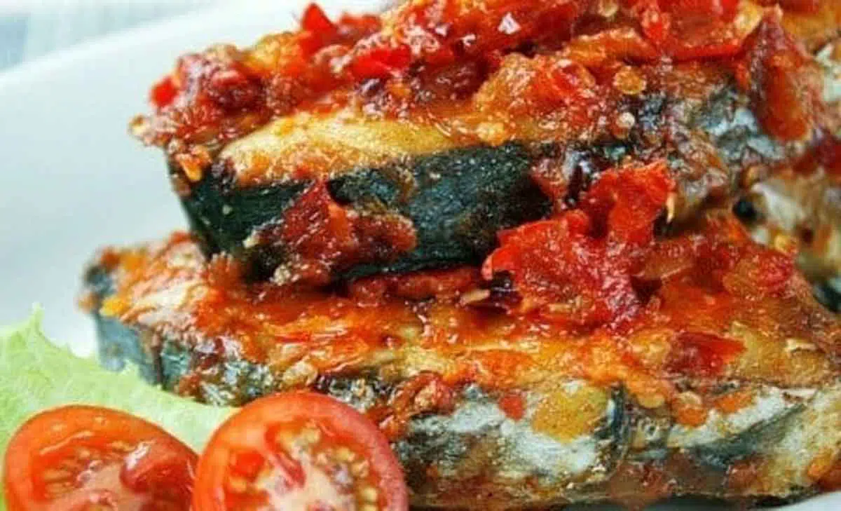 Menu Selasa: Resep Tongkol Super Pedas Bumbu Merah