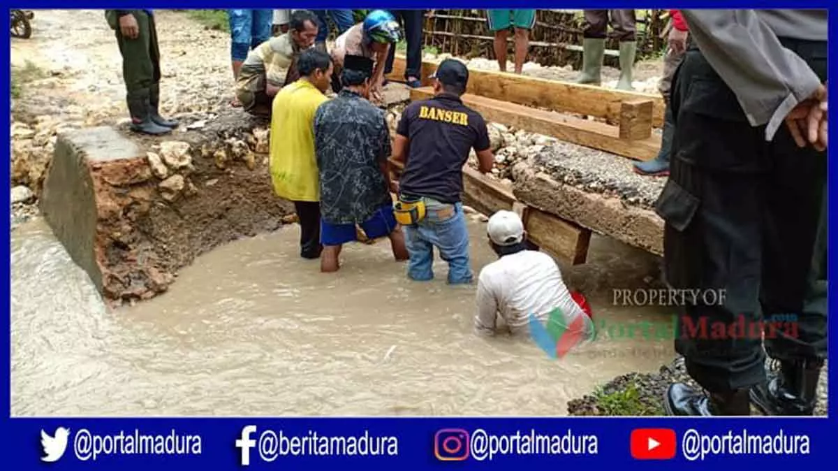 Video-Jembatan Di Jalan Poros Kecamatan Pulau Kangean Putus Diterjang Banjir - Portalmadura.com VIDEO-Jembatan di Jalan Poros Kecamatan Pulau Kangean Putus Diterjang Banjir