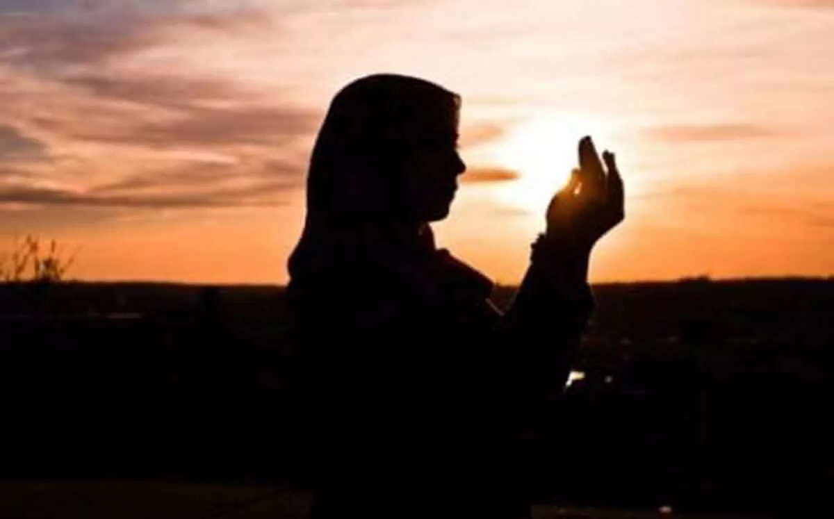 3 Keutamaan Berzikir Usai Salat Subuh