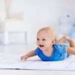 Moms, Ini Alasan Kenapa Bayi Tertawa Sendiri