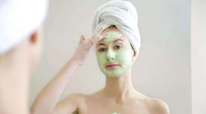 Ketahui, Cara Pakai Masker Wajah Sesuai Jenisnya!
