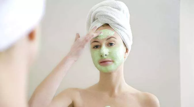 Ketahui, Cara Pakai Masker Wajah Sesuai Jenisnya!
