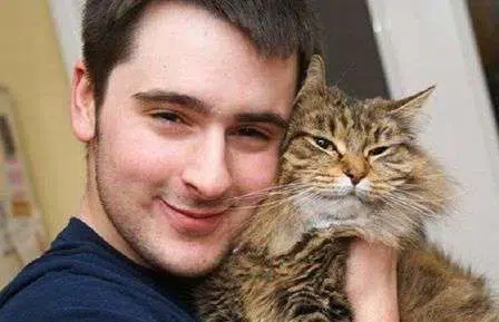 5 Kepribadian Pria Penyuka Kucing, Apa Anda Termasuk?