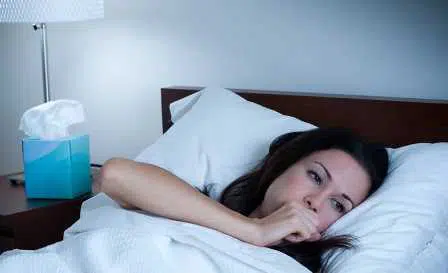 6 Hal yang Bisa Jadi Pemicu Munculnya Batuk Saat Tidur di Malam Hari
